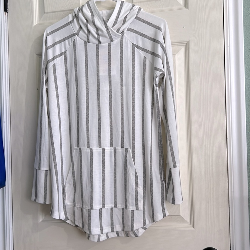 LuLaRoe Amber hoodie top